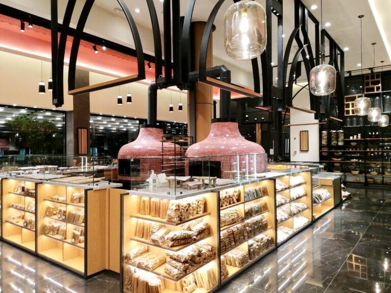 Loris Gourmet Loris Restaurant